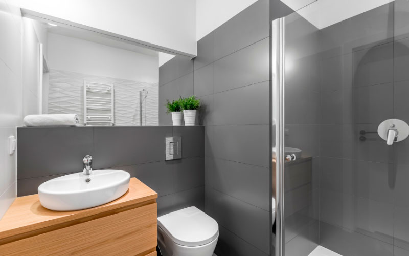 Reforma integral Madrid, reforma de baño, reforma integral de baño, instalación de plato de ducha, instalación de bañera, cambio de bañera por plato de ducha, instalación de mueble de baño,<br />
colocación de accesorios de baño, instalación de espejo de baño, instalación de mampara de bañera, instalación de mampara de de ducha, alicatado de baño, baños pequeños.<br />
